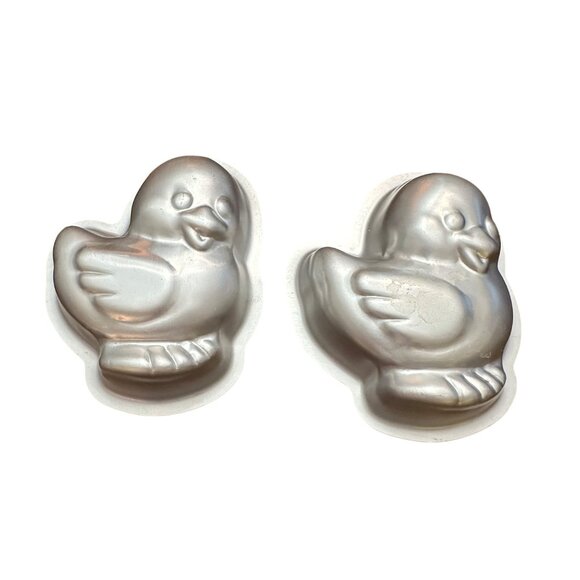 Wilton Cake Pan 1996 Chicks Singles Cake Pans Chicken Spring Easter Lot of 2 - Picture 1 of 7